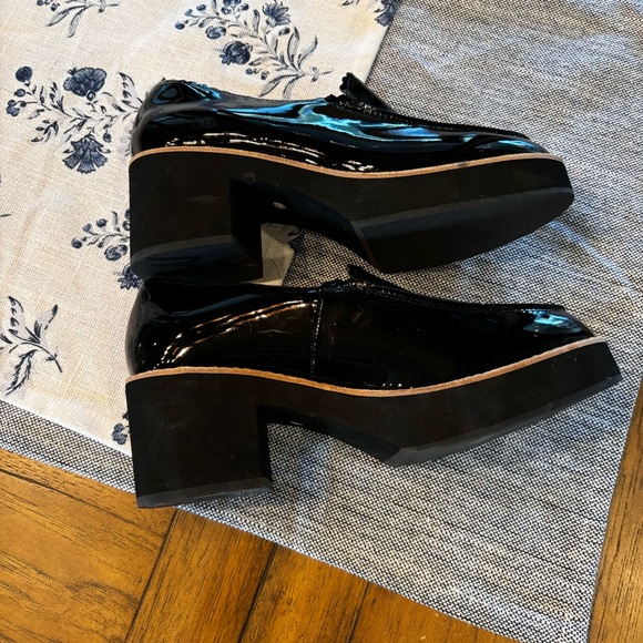 Eileen Fisher Harria Patent Heeled Platform Loafers in Black, size 6.5 - Picture 6 of 11